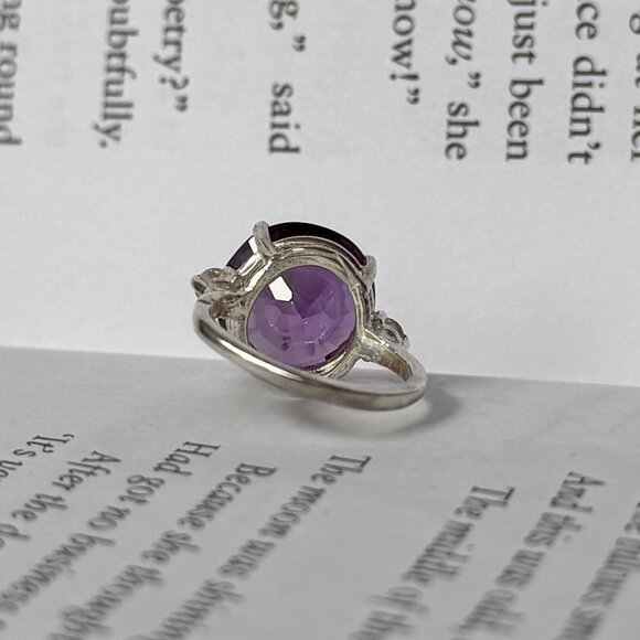 Vintage Sterling Silver Ring with Large Purple Stone - Size 4.5 - Picture 4 of 4
